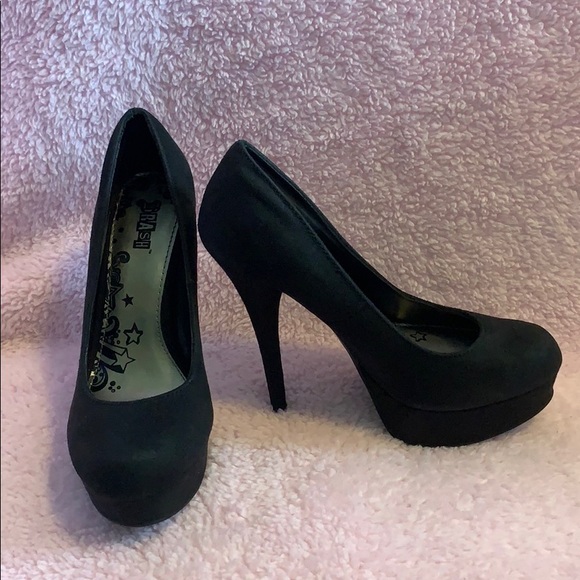 brash platform shoes